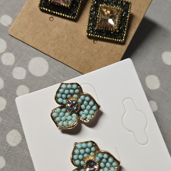 Earrings Bundle Of 2 - Picture 14 of 17